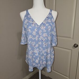 Sienna Sky Blouse Size Medium Color Blue/White Floral